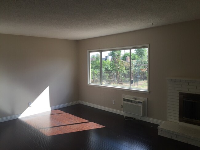 848 E Yale St in Ontario, CA - Building Photo - Building Photo