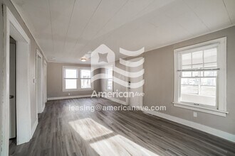 1117 Woodlawn Ct in Pekin, IL - Building Photo - Building Photo