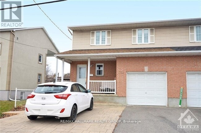 property at 1721 Queensdale Ave