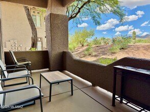 655 W Vistoso Highlands Dr, Unit 104 in Oro Valley, AZ - Building Photo - Building Photo
