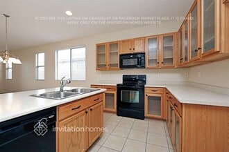 7330 W Sophie Ln in Phoenix, AZ - Building Photo - Building Photo