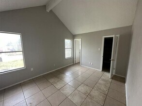 4801 Candletree Ln in Austin, TX - Building Photo - Building Photo