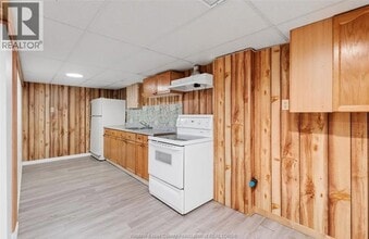 9597 Avery Ln in Windsor, ON - Building Photo - Building Photo