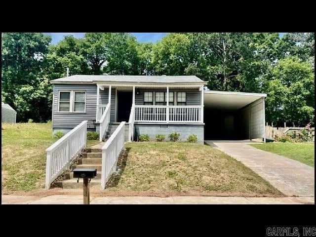 818 Poplar Dr