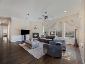 5001 Meridian Ln in Addison, TX - Building Photo - Building Photo