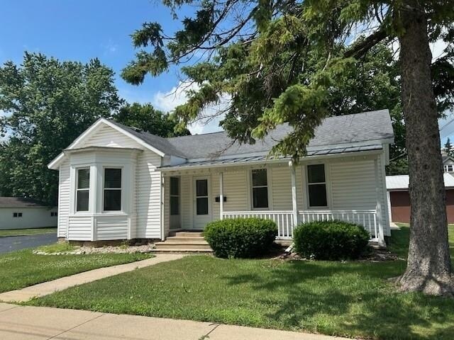 1203 1st Center Ave in Brodhead, WI - Building Photo