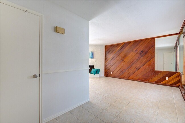 property at 14633 Perthshire Rd