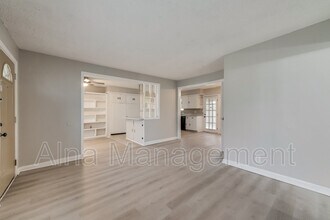 12118 Oberlin Dr in Dallas, TX - Building Photo - Building Photo