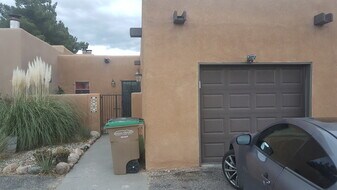 820 Live Oak Rd NE in Albuquerque, NM - Building Photo
