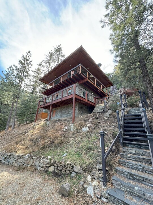 1317 Zermatt Ct in Pine Mountain Club, CA - Building Photo