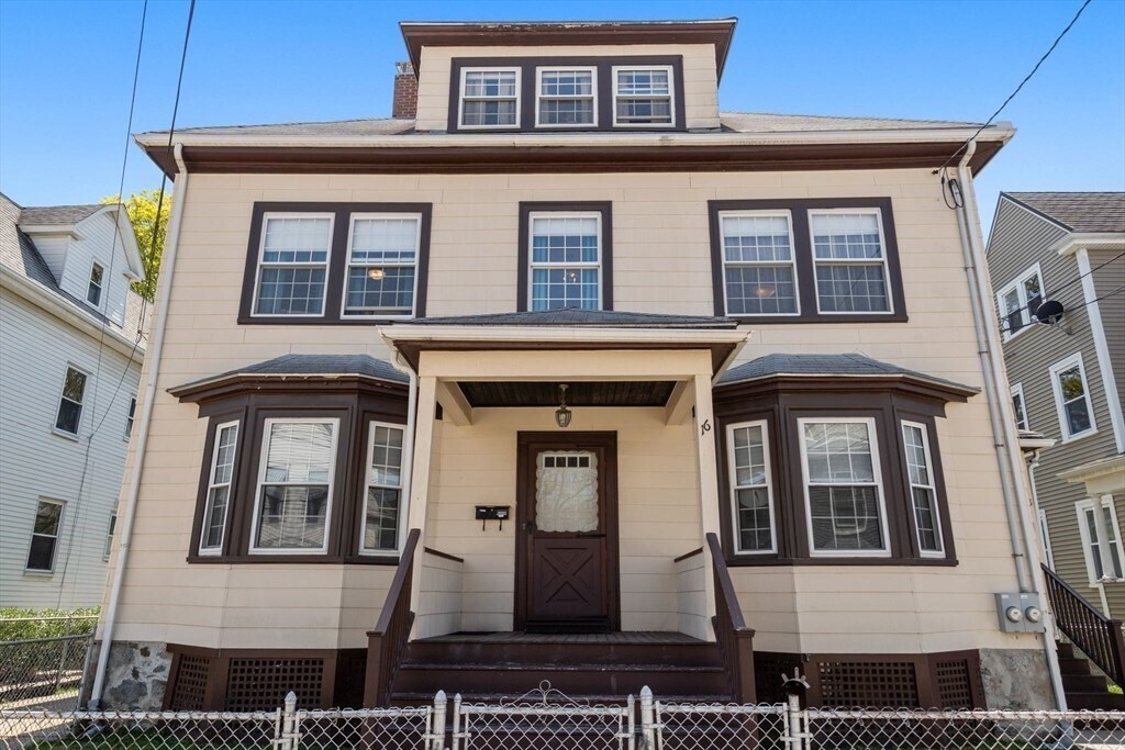 18 Newcastle Rd in Boston, MA - Building Photo