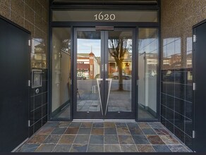 1620 NE Broadway St, Unit 416 in Portland, OR - Foto de edificio - Building Photo