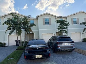 4181 Lagoon Shore Dr in Greenacres, FL - Building Photo - Building Photo