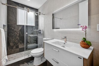 824 NE 19th Ave in Fort Lauderdale, FL - Foto de edificio - Building Photo