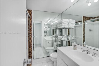 5161 Collins Ave, Unit 1101 in Miami Beach, FL - Building Photo - Building Photo