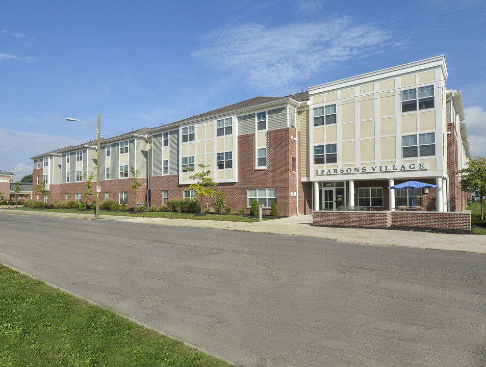 Parsons Village West in Columbus, OH - Foto de edificio