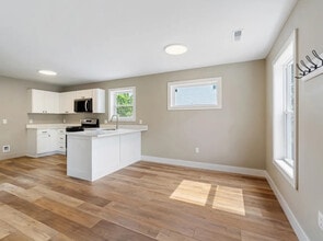 307 N Van Dorn St in Jackson, MI - Building Photo - Building Photo