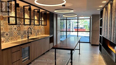 251 Manitoba St in Toronto, ON - Building Photo - Building Photo