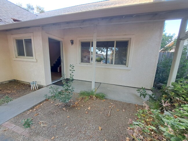 2735 Seine Ave in Davis, CA - Building Photo - Building Photo