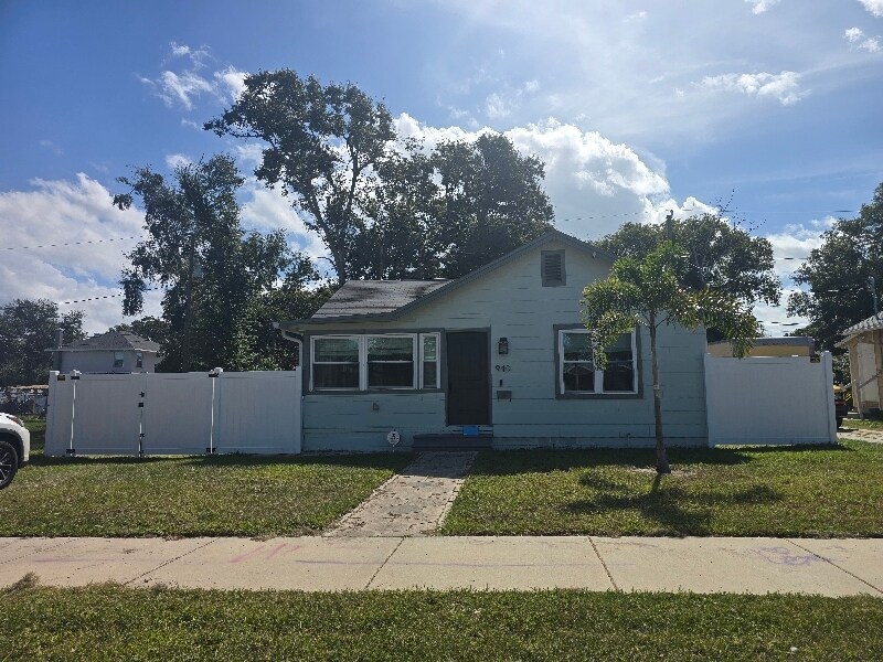 940 8th Ave S in St. Petersburg, FL - Foto de edificio