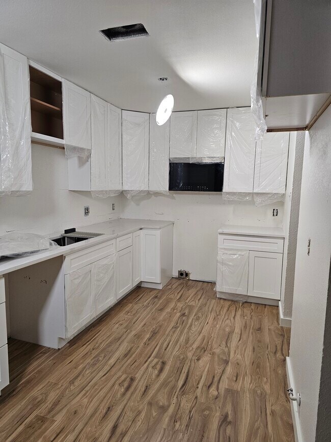 property at 7716 Jennifer Ln