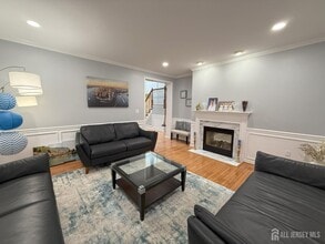 2 Hampshire Pl in Monroe Township, NJ - Building Photo - Building Photo