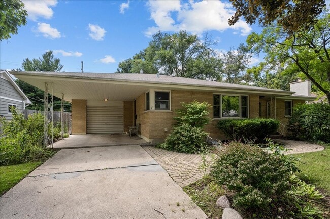 property at 662 Garfield Ave