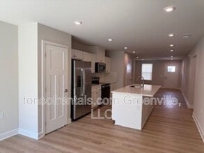 4527 Duparc Way in Spartanburg, SC - Building Photo - Building Photo
