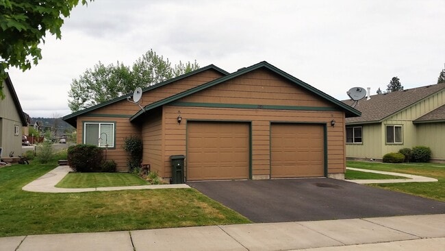 property at 891 NE Hidden Valley Dr