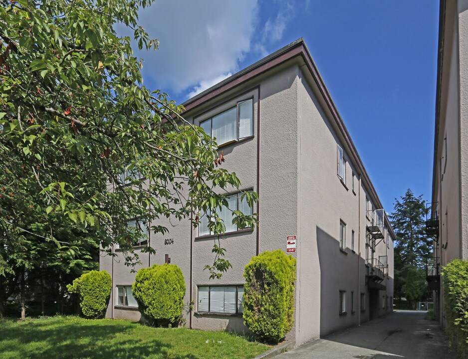 6004 Wilson Ave in Burnaby, BC - Building Photo