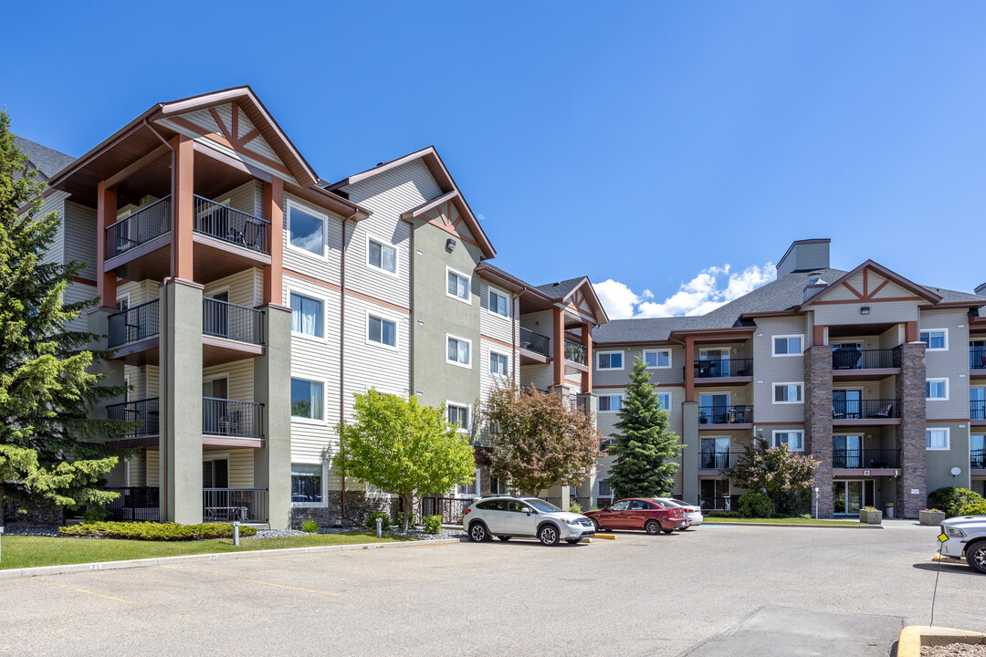 Inglewood Pointe in Red Deer, AB - Building Photo