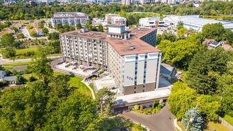 Waterloo Heights in Waterloo, ON - Building Photo