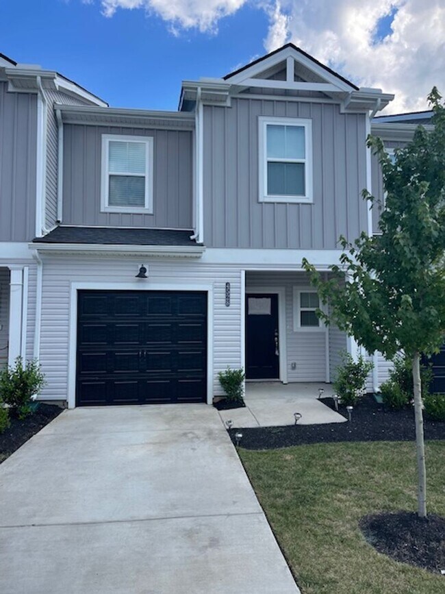 property at 4528 Skywood Ln