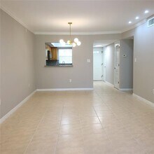 924 La Costa Cir in Sarasota, FL - Building Photo - Building Photo