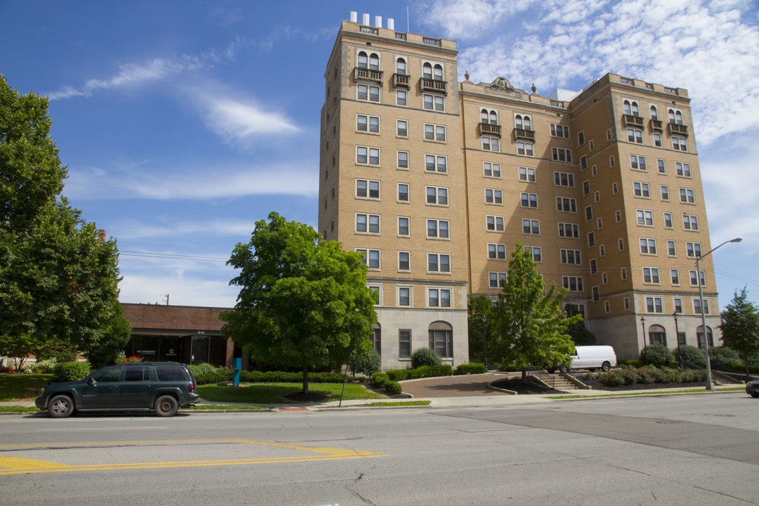 Fairview Homes in Columbus, OH - Building Photo