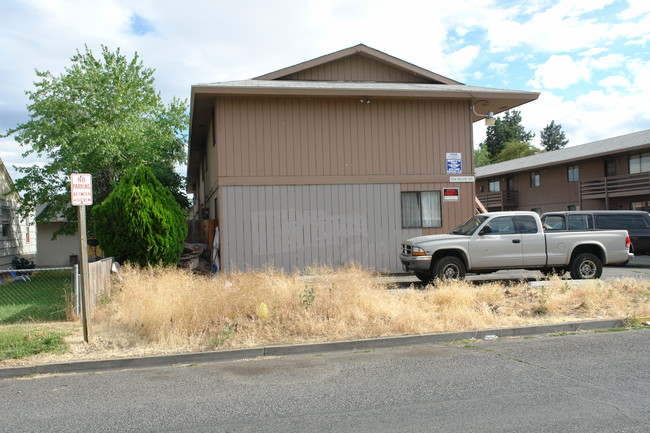 1204 Willow St in Yakima, WA - Building Photo - Building Photo