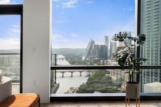 70 Rainey St in Austin, TX - Building Photo - Building Photo