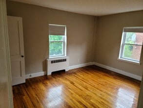 20 Brock St, Unit 2 in Boston, MA - Foto de edificio - Building Photo