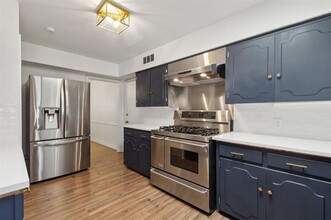 10510 Gooding Dr in Dallas, TX - Building Photo - Building Photo