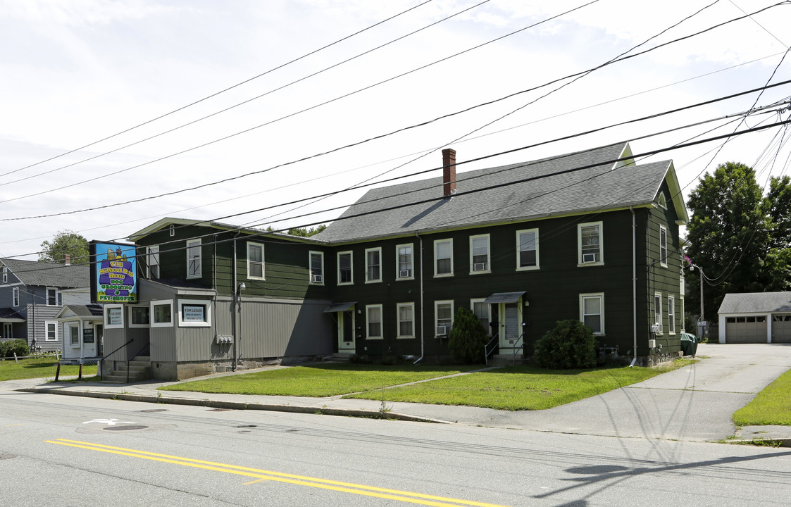 407-409 Nashua St in Milford, NH - Building Photo