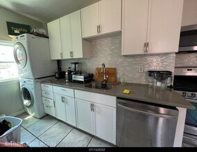 372 Medford St in Somerville, MA - Building Photo - Building Photo