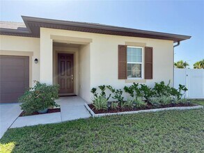 1685 Gentle Breeze Dr in St. Cloud, FL - Building Photo - Building Photo