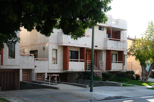 324 Fischer St in Glendale, CA - Building Photo - Building Photo