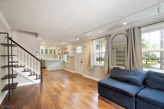 114 Henshaw Ave in Springfield, NJ - Building Photo - Building Photo