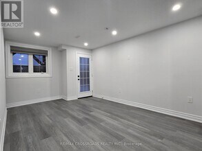 3265 Turnstone Blvd in Pickering, ON - Building Photo - Building Photo