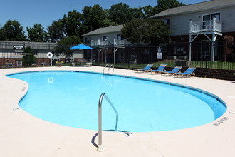 Hickory Trace Village Apartments in Hickory, NC - Building Photo - Building Photo