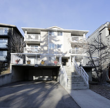 1721 13th St SW in Calgary, AB - Building Photo - Building Photo