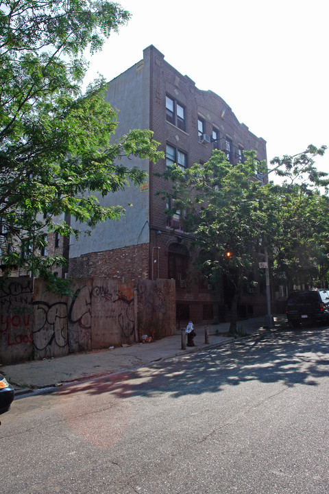 177 16th St in Brooklyn, NY - Building Photo