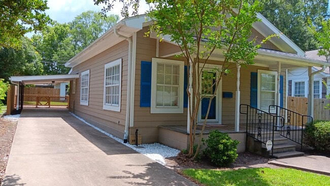 property at 112 N Division St