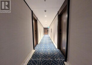 120 Eagle Rock Way in Vaughan, ON - Building Photo - Building Photo